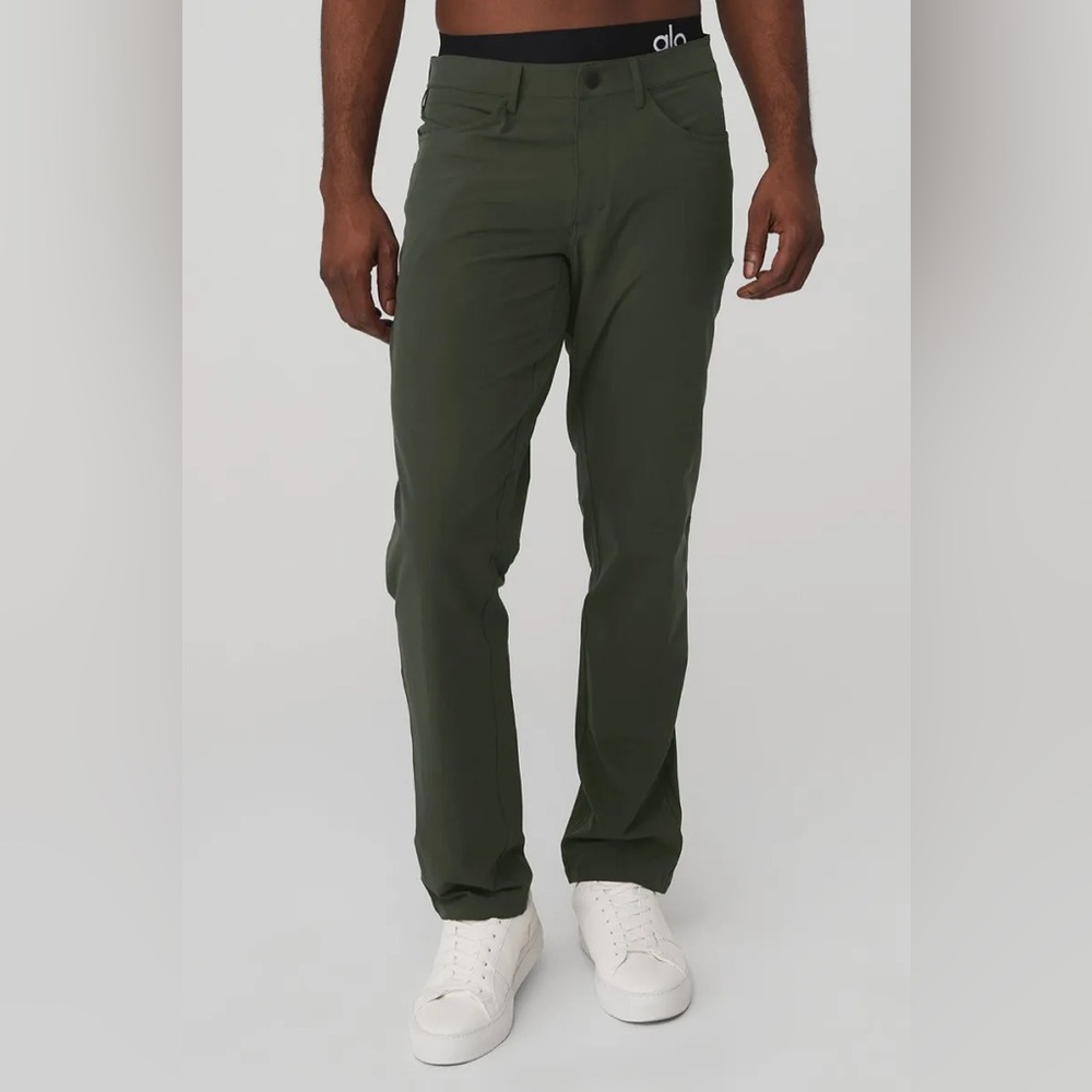 ALO Day and Night Pant- Cactus Green